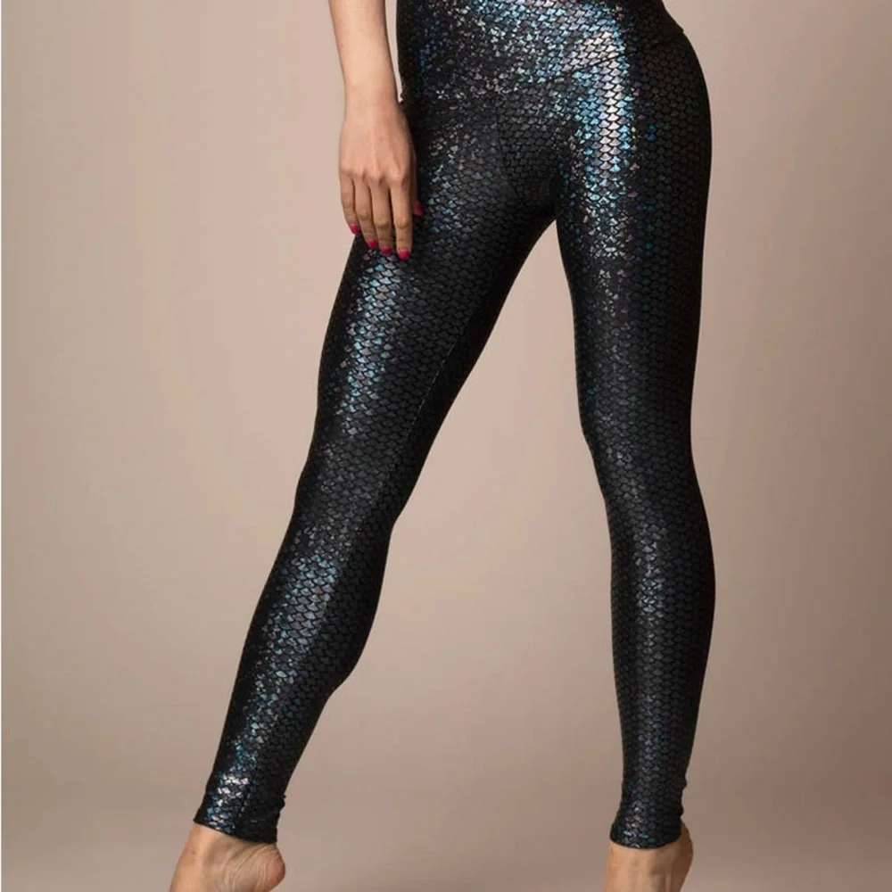 NWOT Emily Hsu Black Women's athletic set - Picture 7 of 7